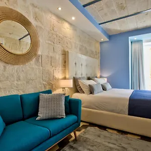 https://valletta-barrakka-suites.hotelssaintjulians.com